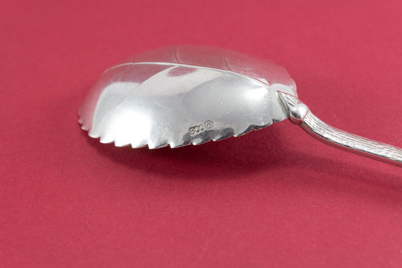 Zuckerlöffel aus Silber, Hildeheimer Rose