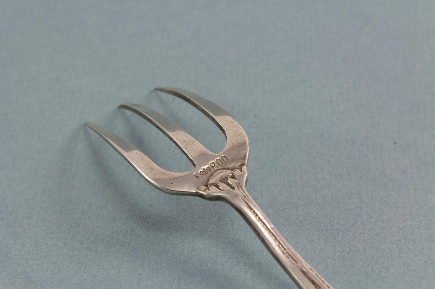 Wunderschöne Brotgabel aus 800er Silber mit Rosen