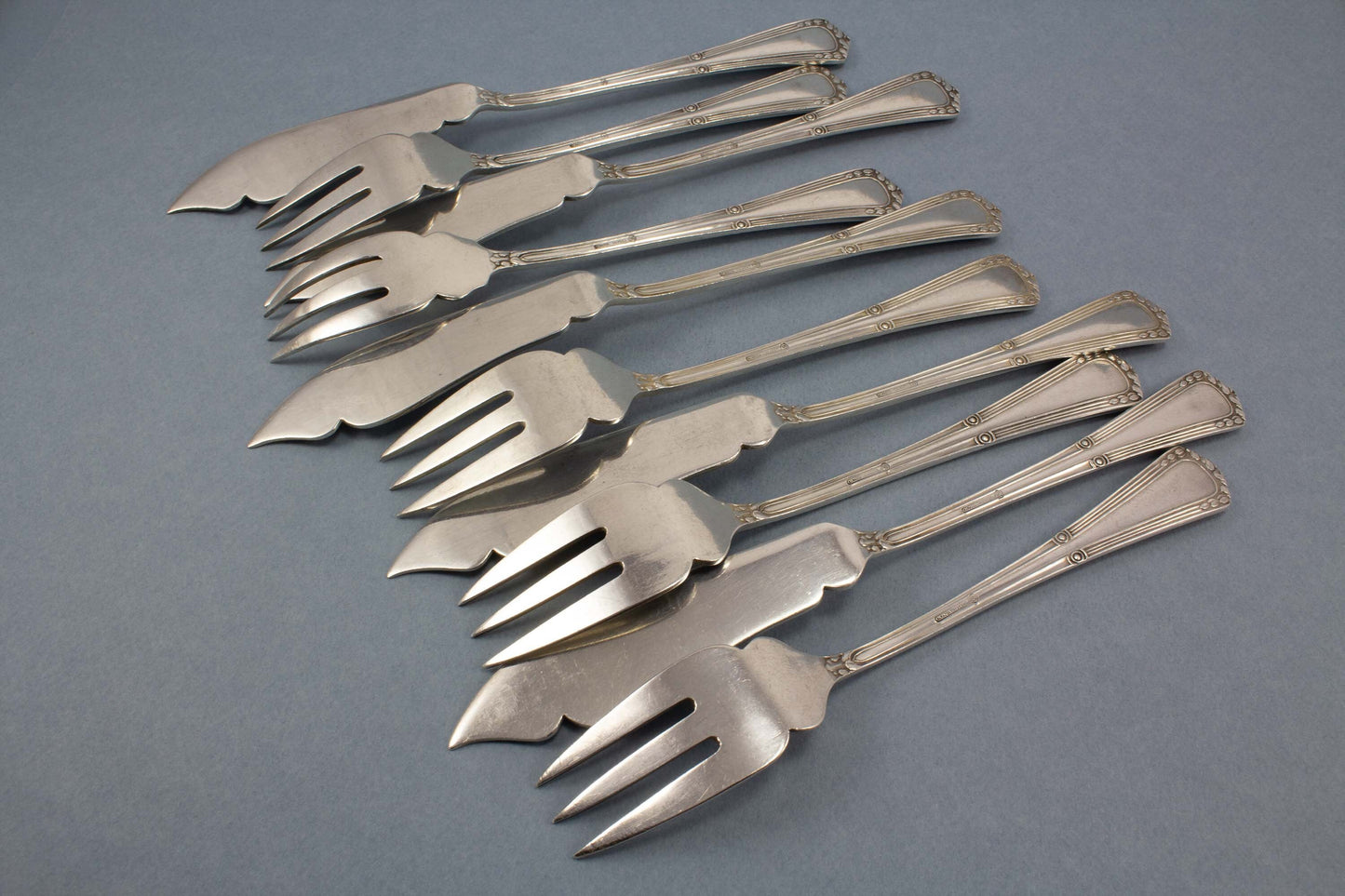 Jugendstil Fischbesteck für 5 Personen, Fischmesser, Fischgabeln, versilbert, Faden