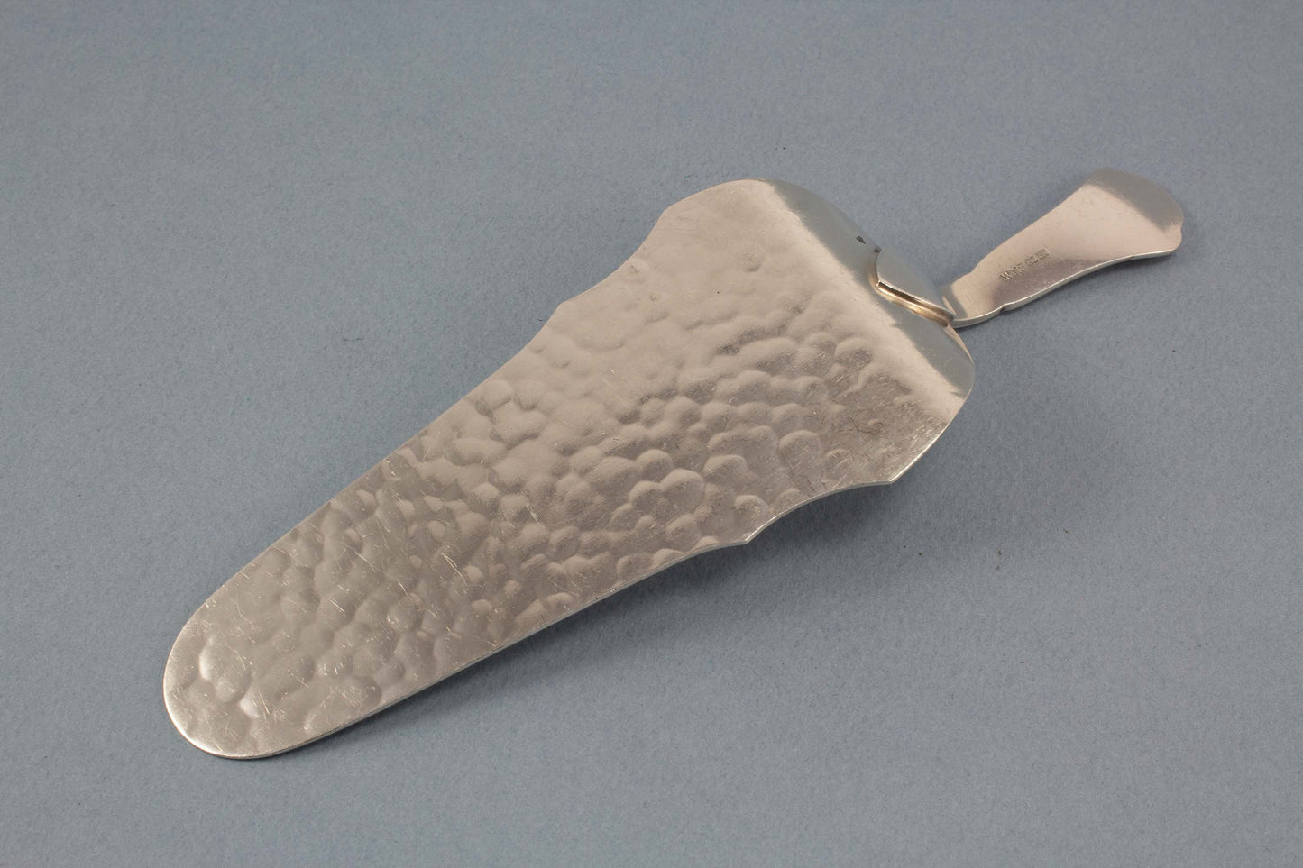 Nice pastry server, WMF 2700, silver plated, hammered pattern