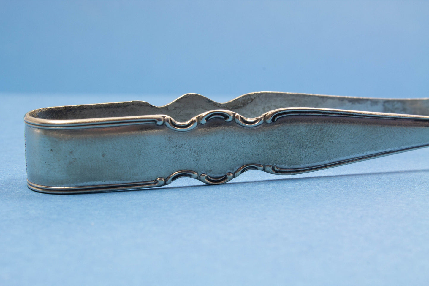 Zuckerzange mit Vogelfüßchen , versilbert