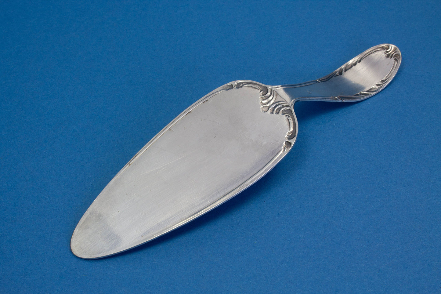 Kleiner Gebäckheber, versilbert, Jugendstil