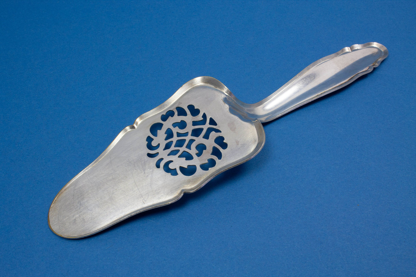 Kleiner Gebäckheber, versilbert, Jugendstil