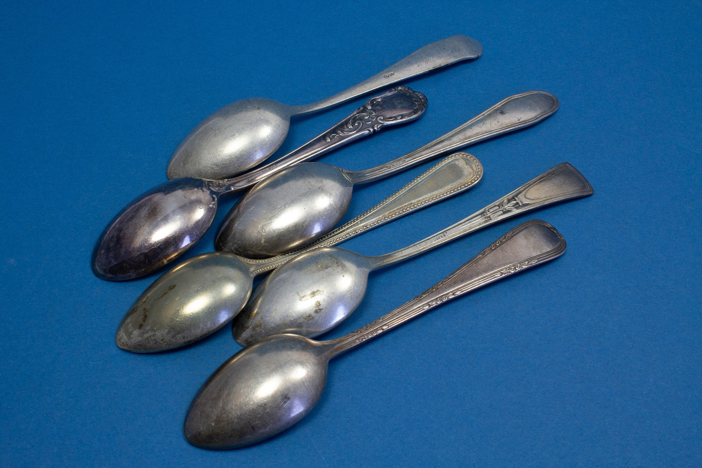 6 versilberte Mix and Match Teelöffel, Shabby Chic, graviert