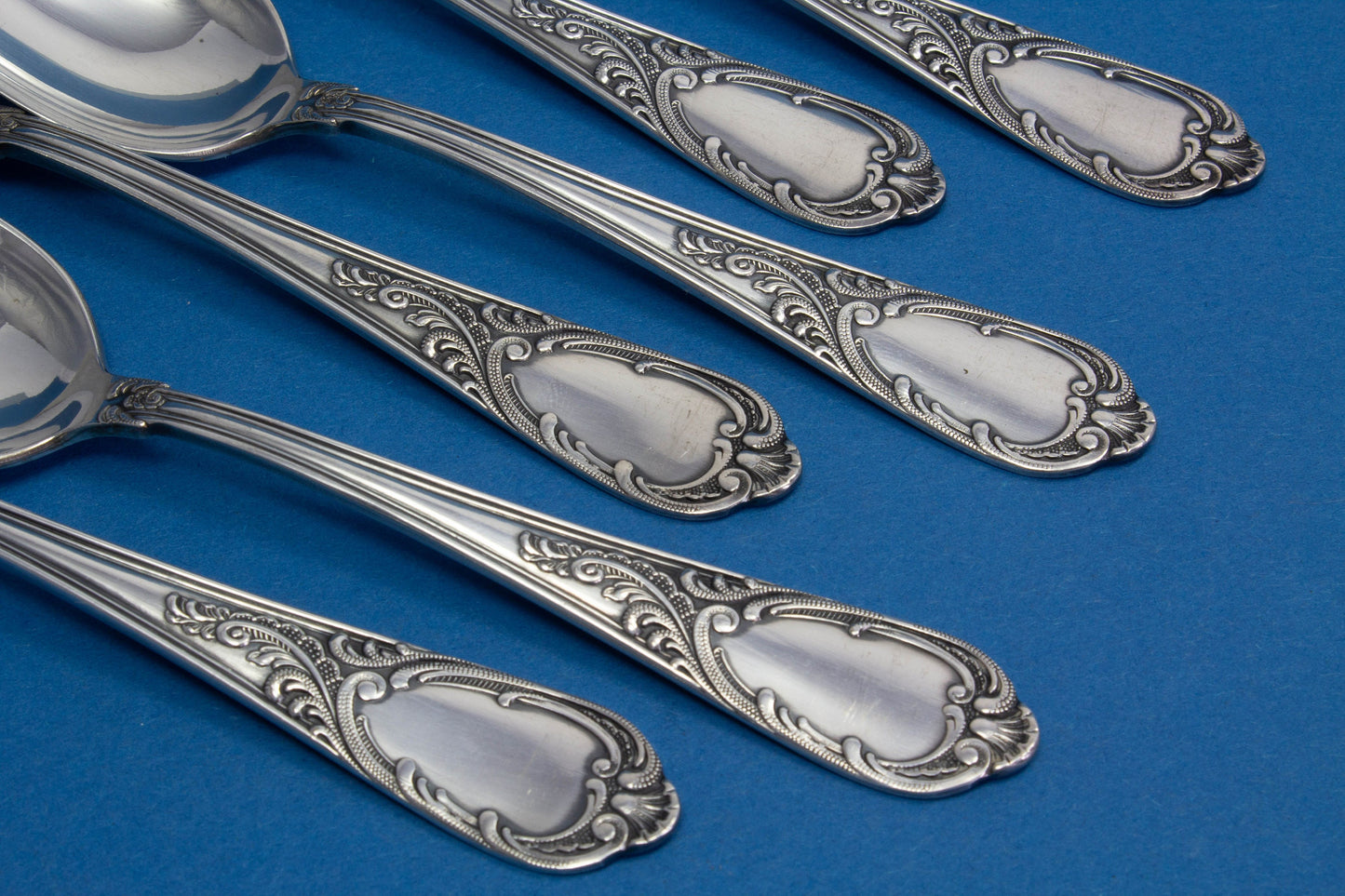 Schönes versilbertes Tea Time Set für 6 Personen im Rokokostil