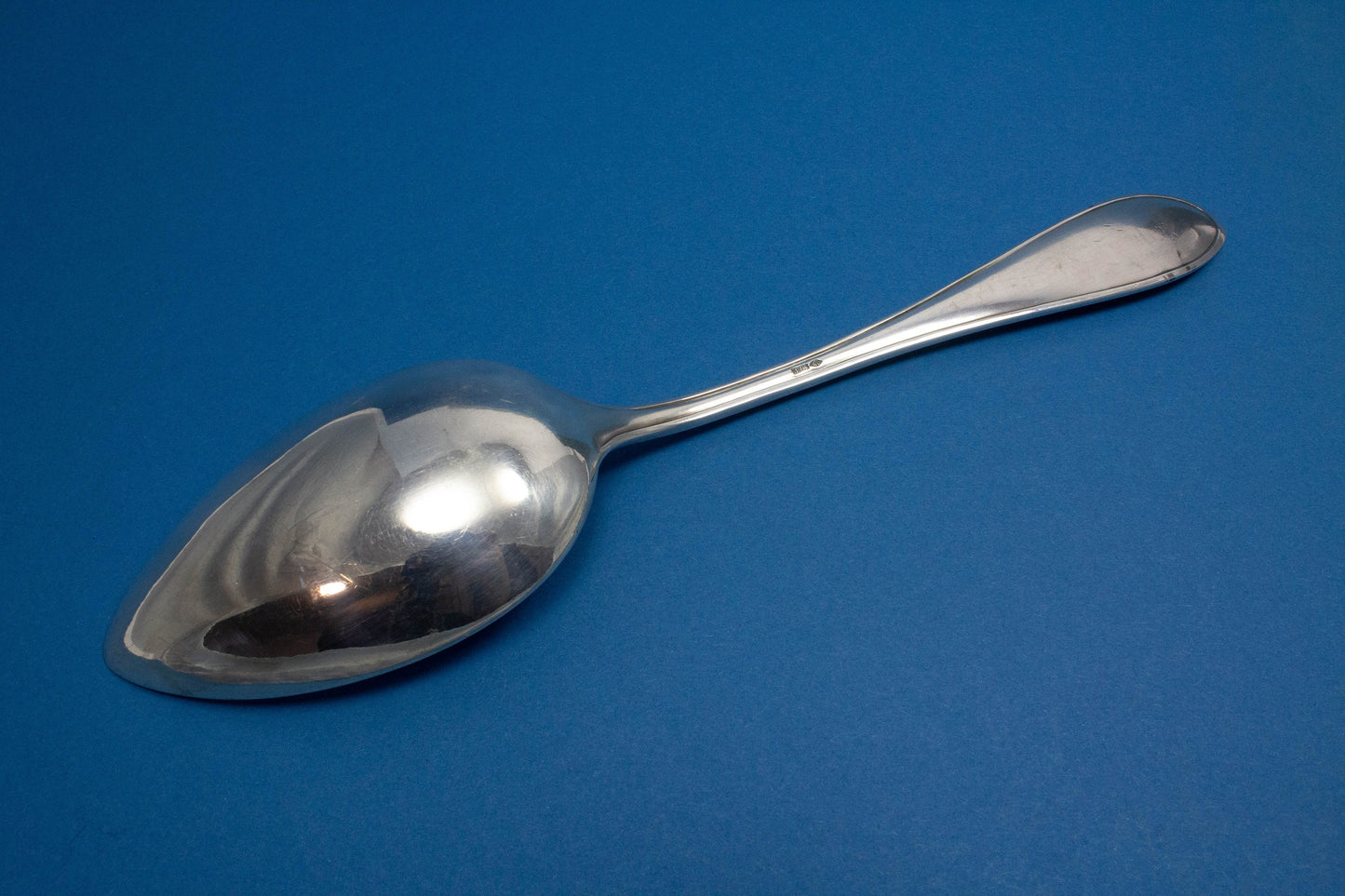 Großer Gemüselöffel von Bruckmann mit Maiglöckchen, Jugendstil