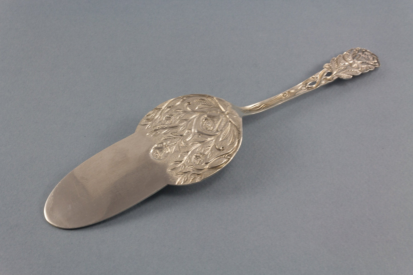Cake server with rose decoration, silver-plated pastry server
