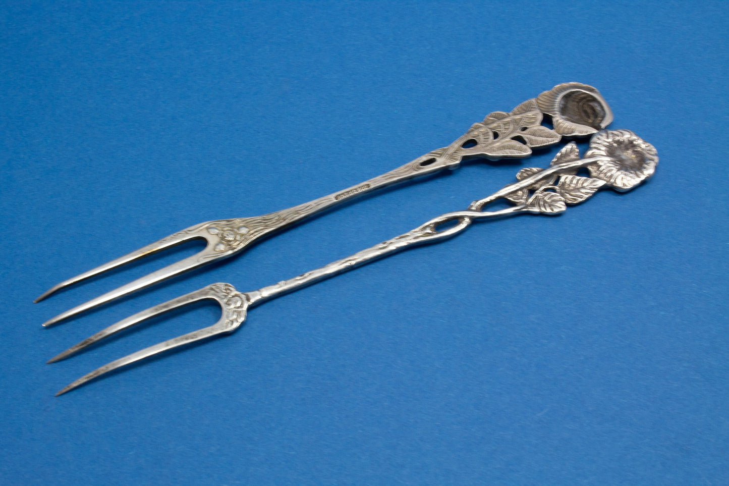 2 große Käsespieße aus Silber, Hildesheimer Rose