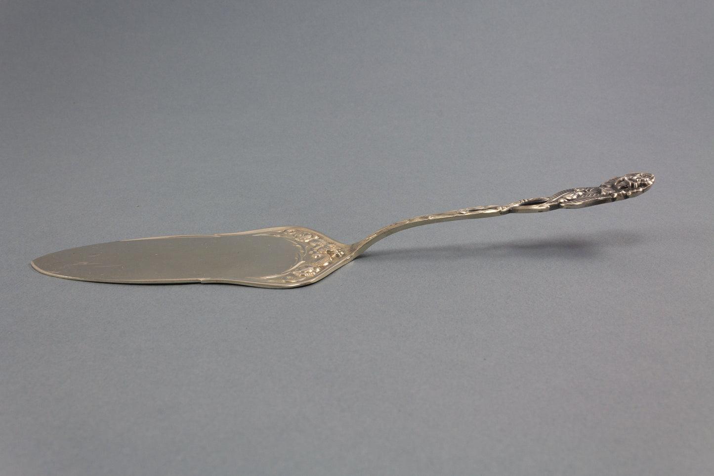 Cake server with rose decoration, silver-plated pastry server