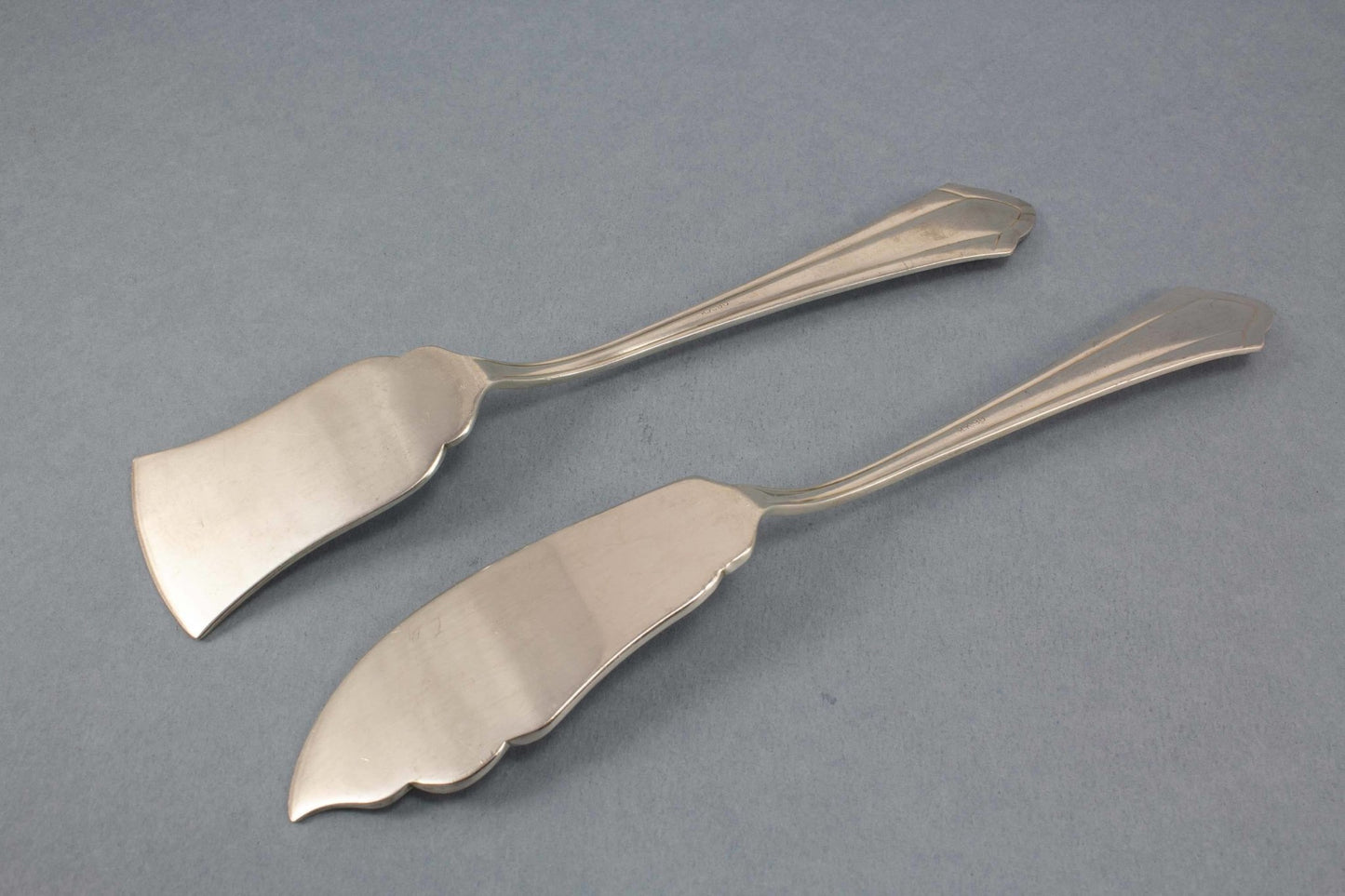 Käsemesser und Buttermesser von Köberlin, versilbert, Jugendstil Vorlegebesteck, Besteckset - Löffelland