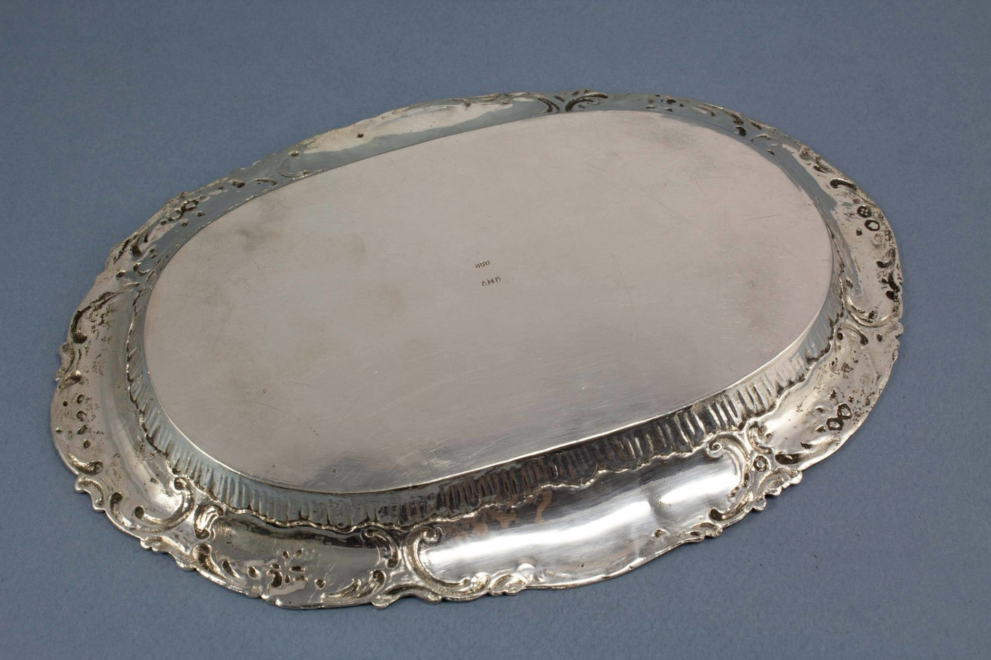 Milchkännchen und Zuckertopf mit Tablett, 800er Silber, Kaffeeservice mit Rosen, Hanau, Rokokobesteck - Löffelland