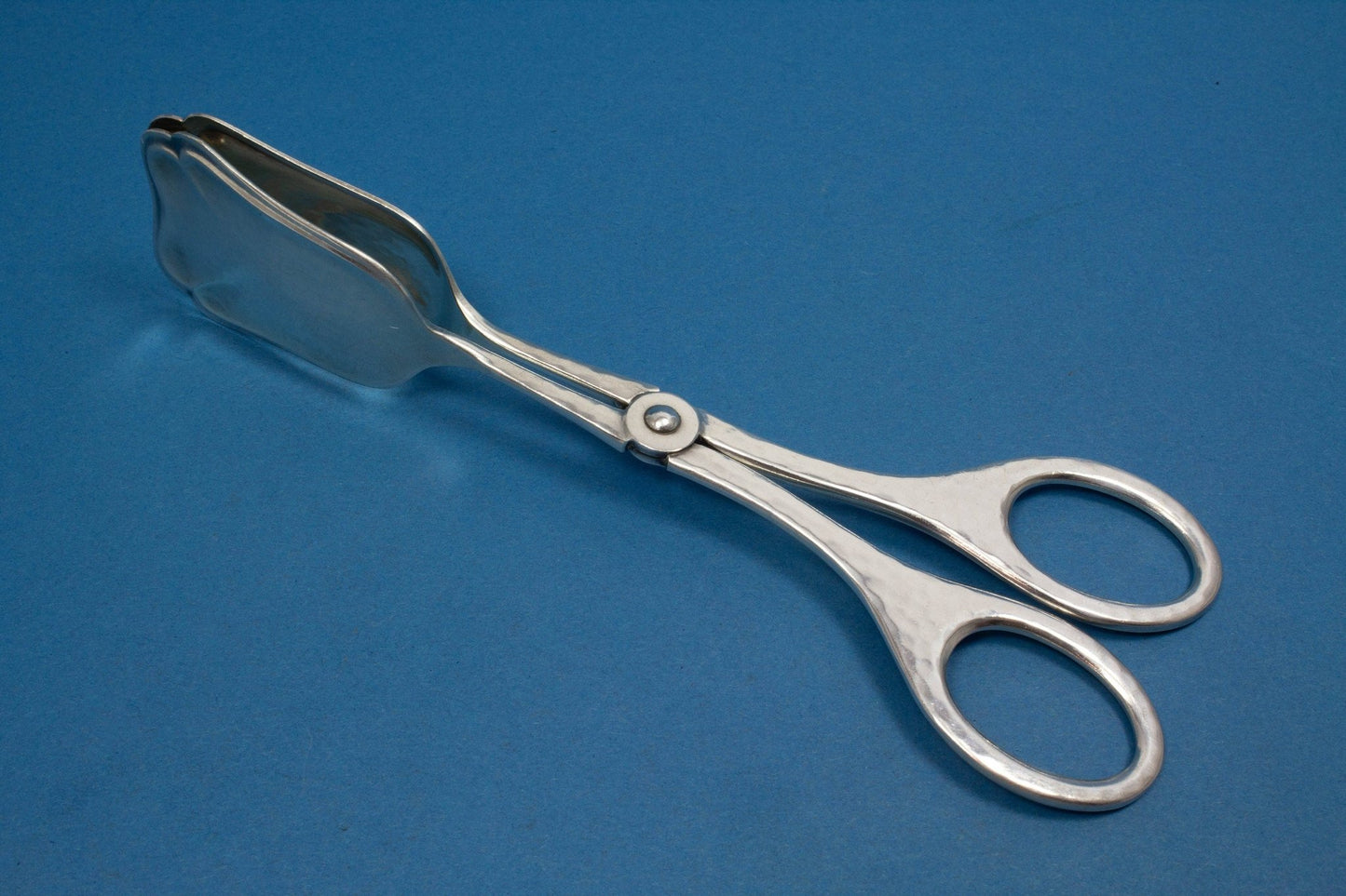 Versilberte Gebäckzange, Art Deco- Stil - Löffelland