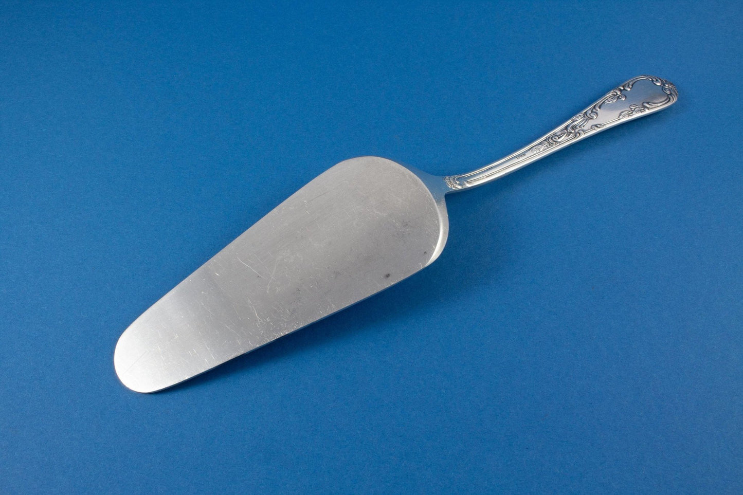 Versilberter Rokoko Tortenheber - Löffelland