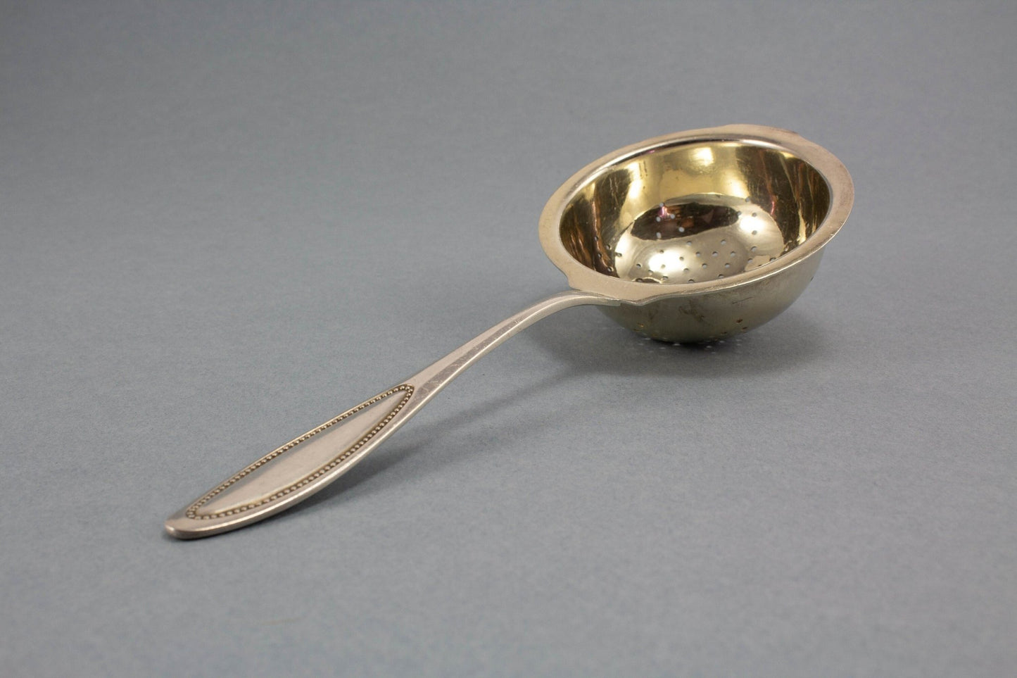 Versilbertes Teesieb mit Perlrand, Vintage Tee Filter - Löffelland