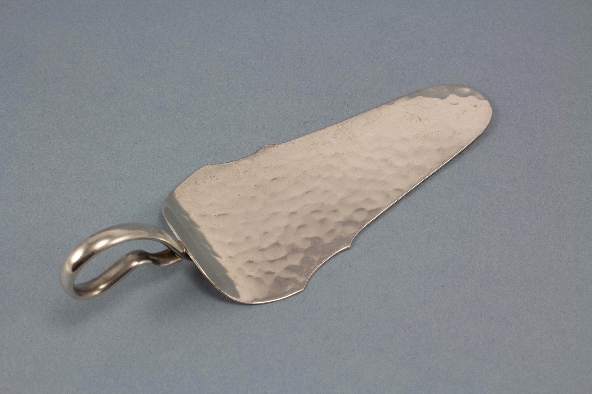 Nice pastry server, WMF, silver plated, hammered pattern 