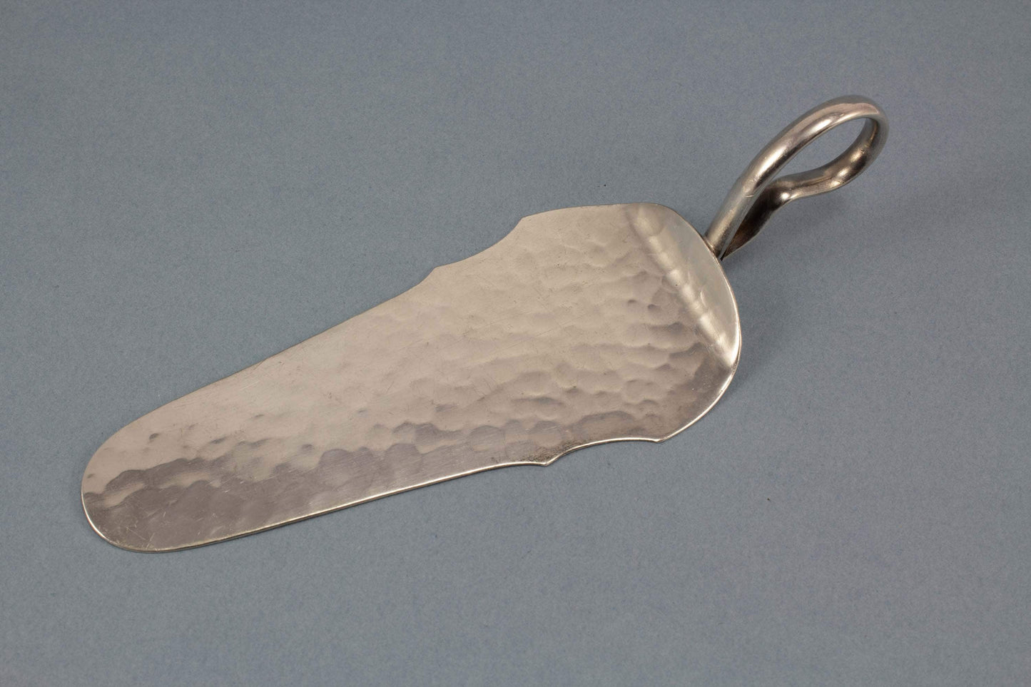 Nice pastry server, WMF, silver plated, hammered pattern 