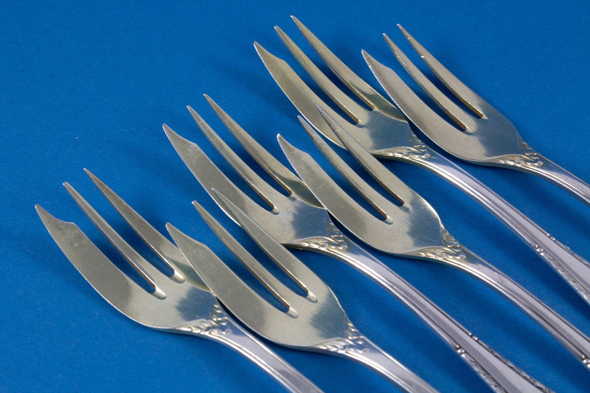 6 beautiful art nouvea cake forks from 1900