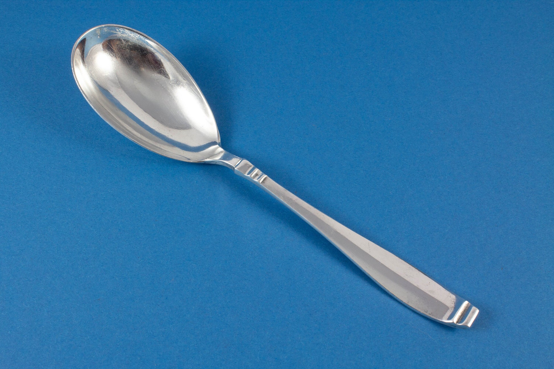 Silver-plated compote spoon in Art Deco pattern by Martin