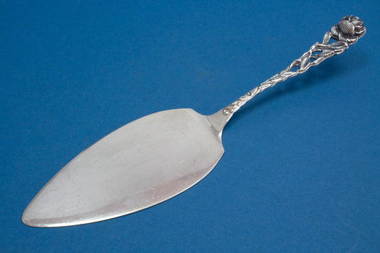 Tortenheber mit Rosendekor, versilberter Gebäckheber