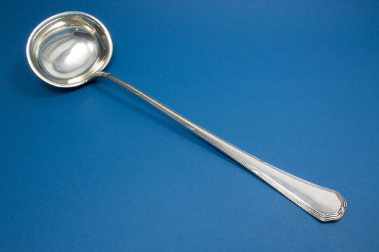Große versilberte Suppenkelle von Wellner, Kreuzband, um 1920