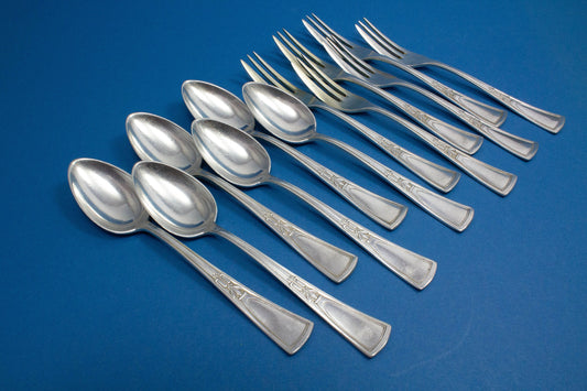6 cake forks and 6 teaspoons with a lily pattern, Art Nouveau, silver plated