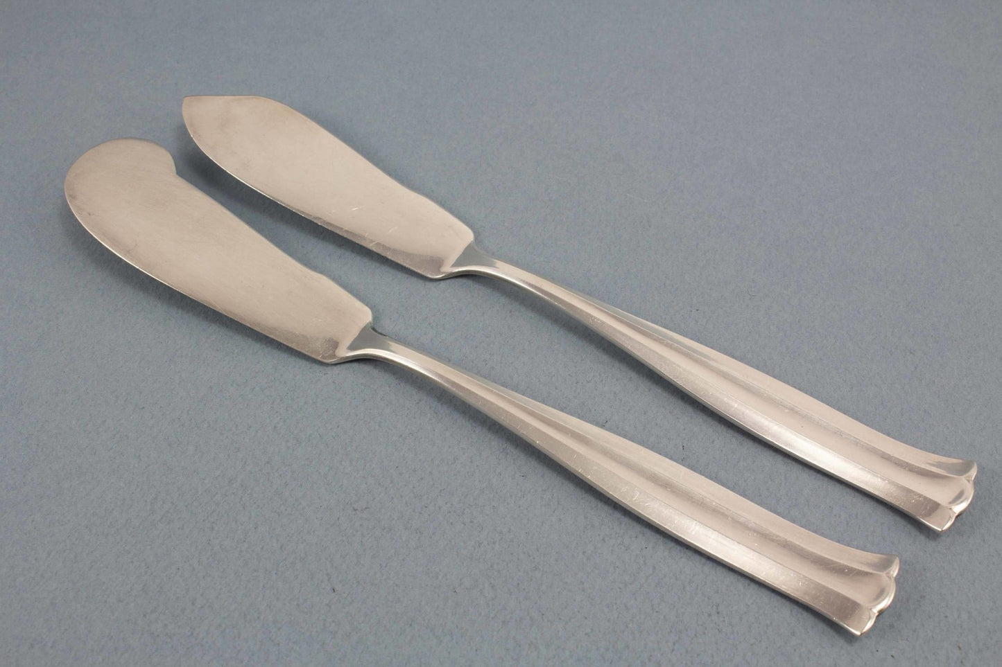 Käsemesser und Buttermesser von Wellner, versilbert, Jugendstil Vorlegebesteck, Besteckset - Löffelland